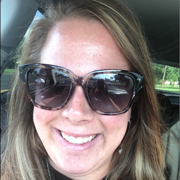 Meet your Posher, Stacee - Picture 1 of 1